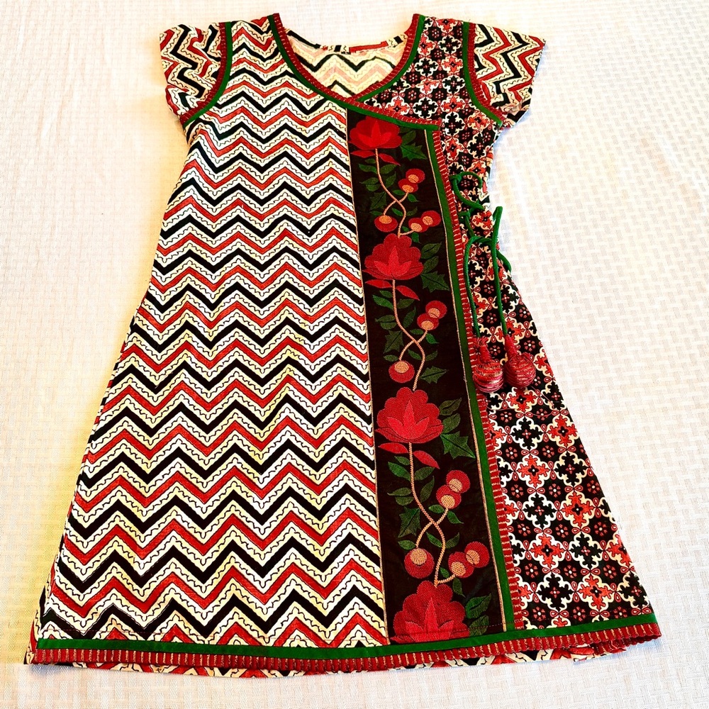 Girls Embroidered Folk Dress Short‎ Sleeve Artisan Pattern Size L